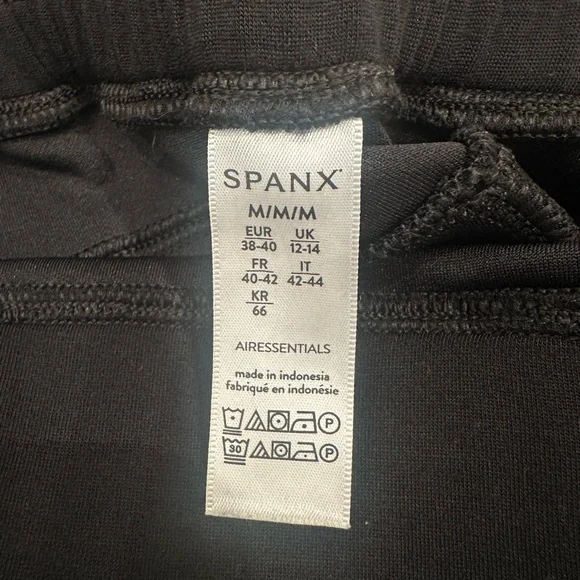 SPANX Air Essentials Black Wide Leg Pants - Picture 3 of 4